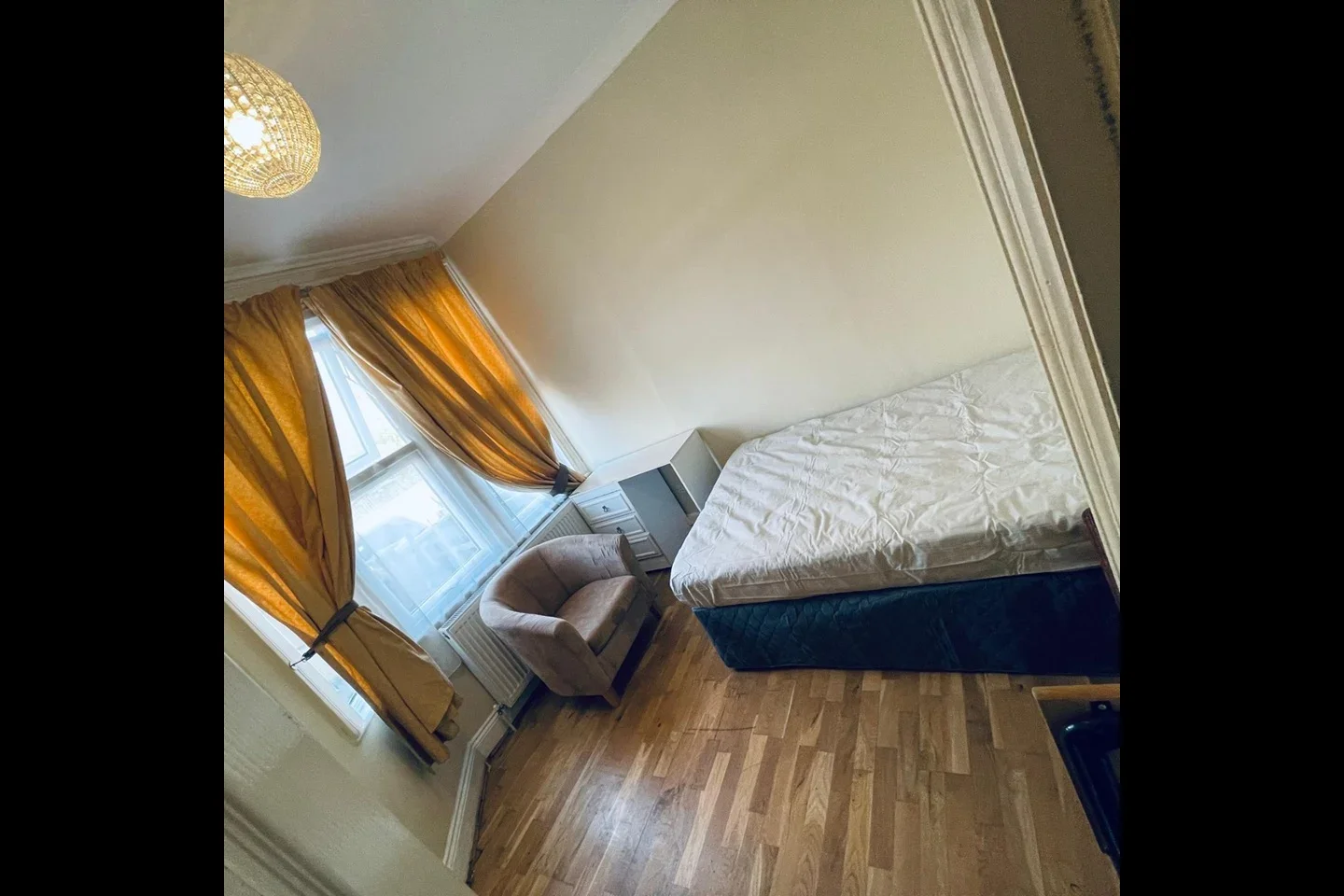 Room Durnsford Road in Greater London