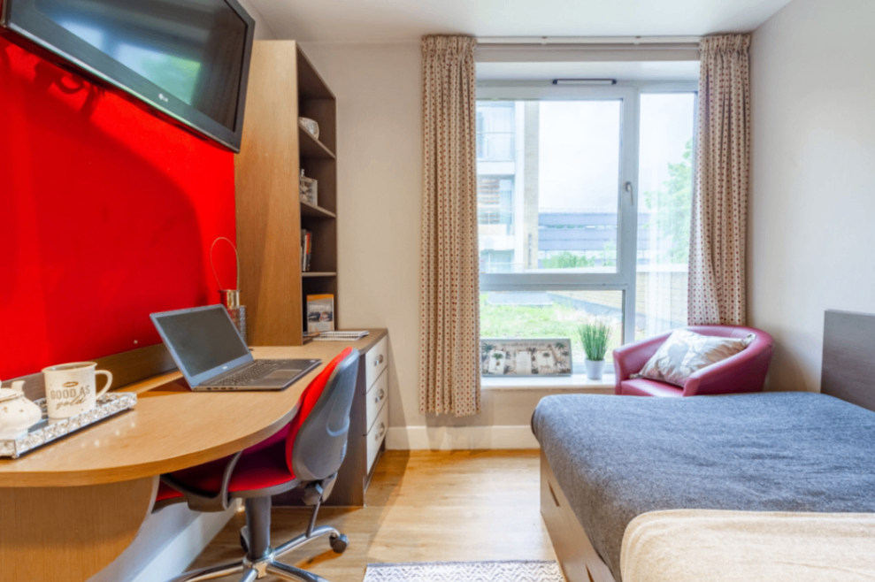 Room Hawley Crescent in Greater London