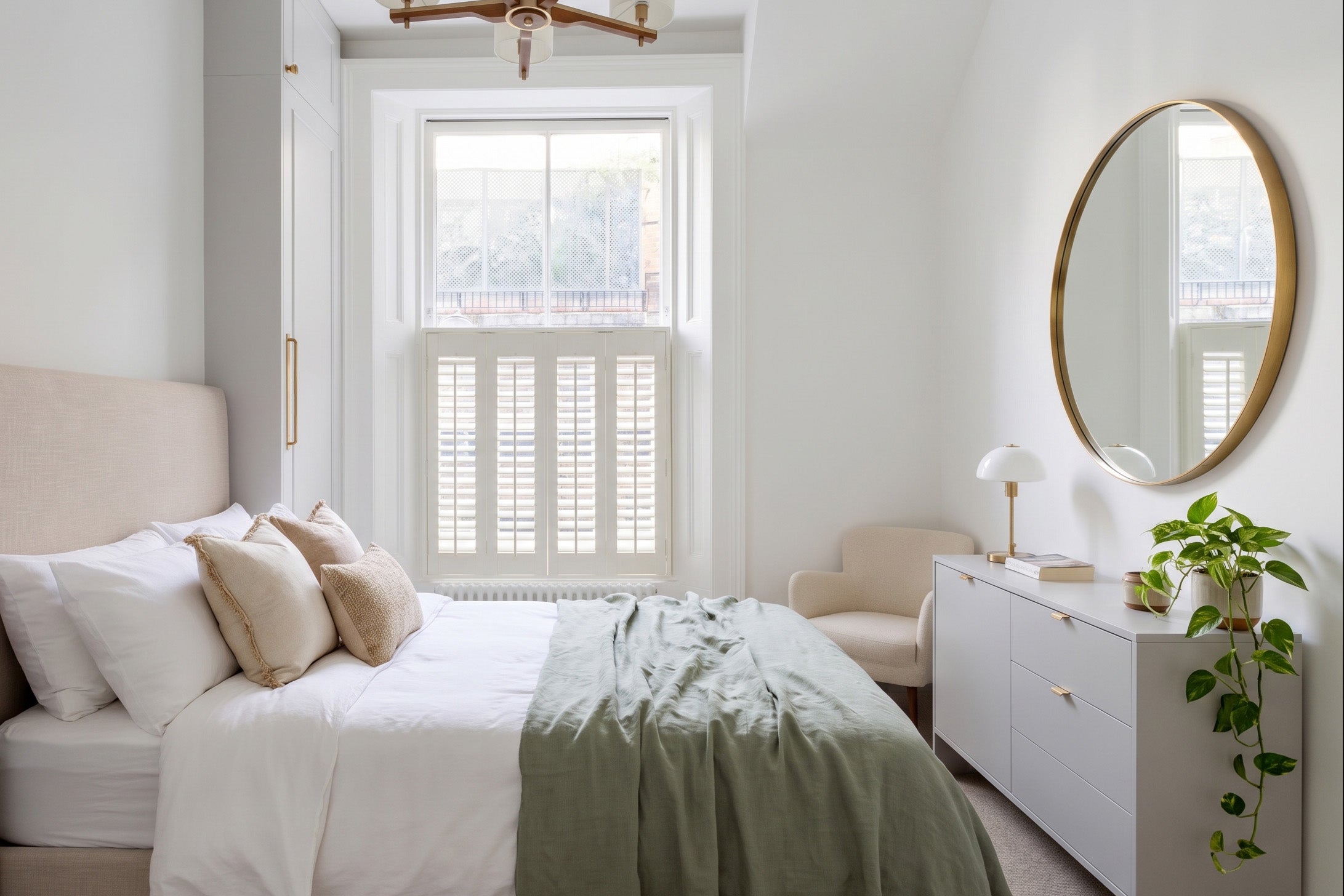 Flat Chesterton Road in Greater London