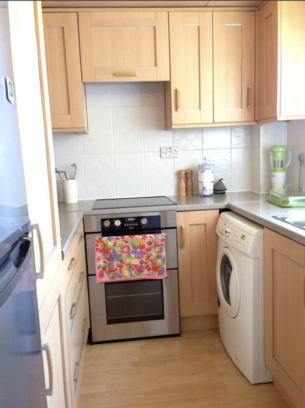 House Kingfisher Close in Greater London