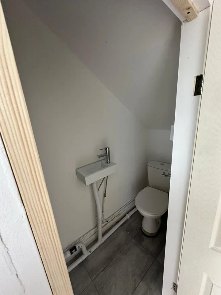 Flat Jesmond Avenue in Greater London
