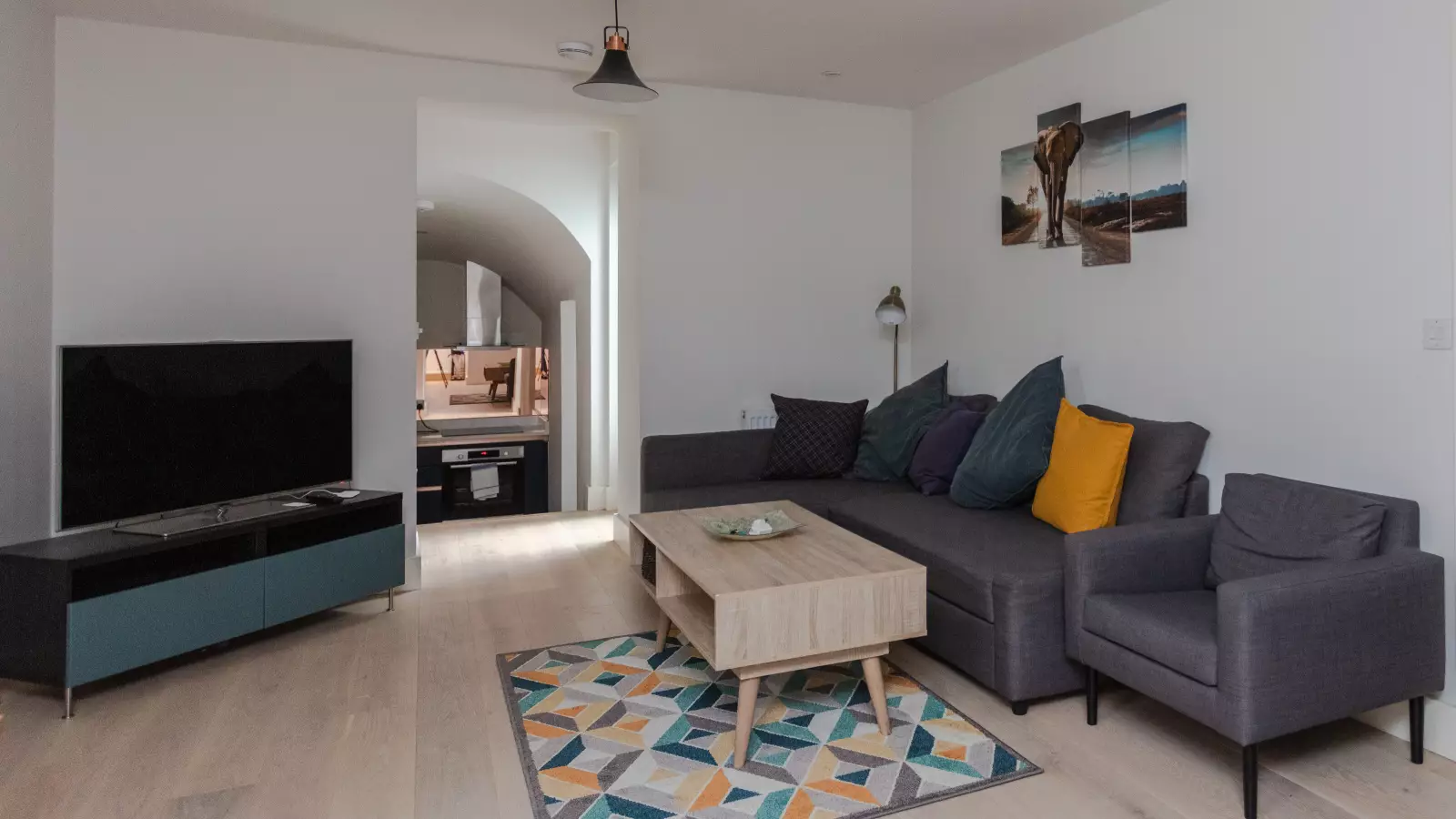 Flat Alderney Street in City of Westminster