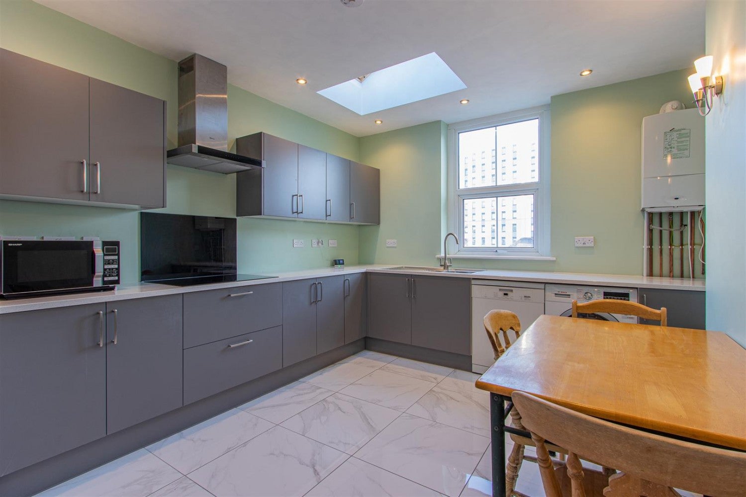 Flat East Grove in Cardiff