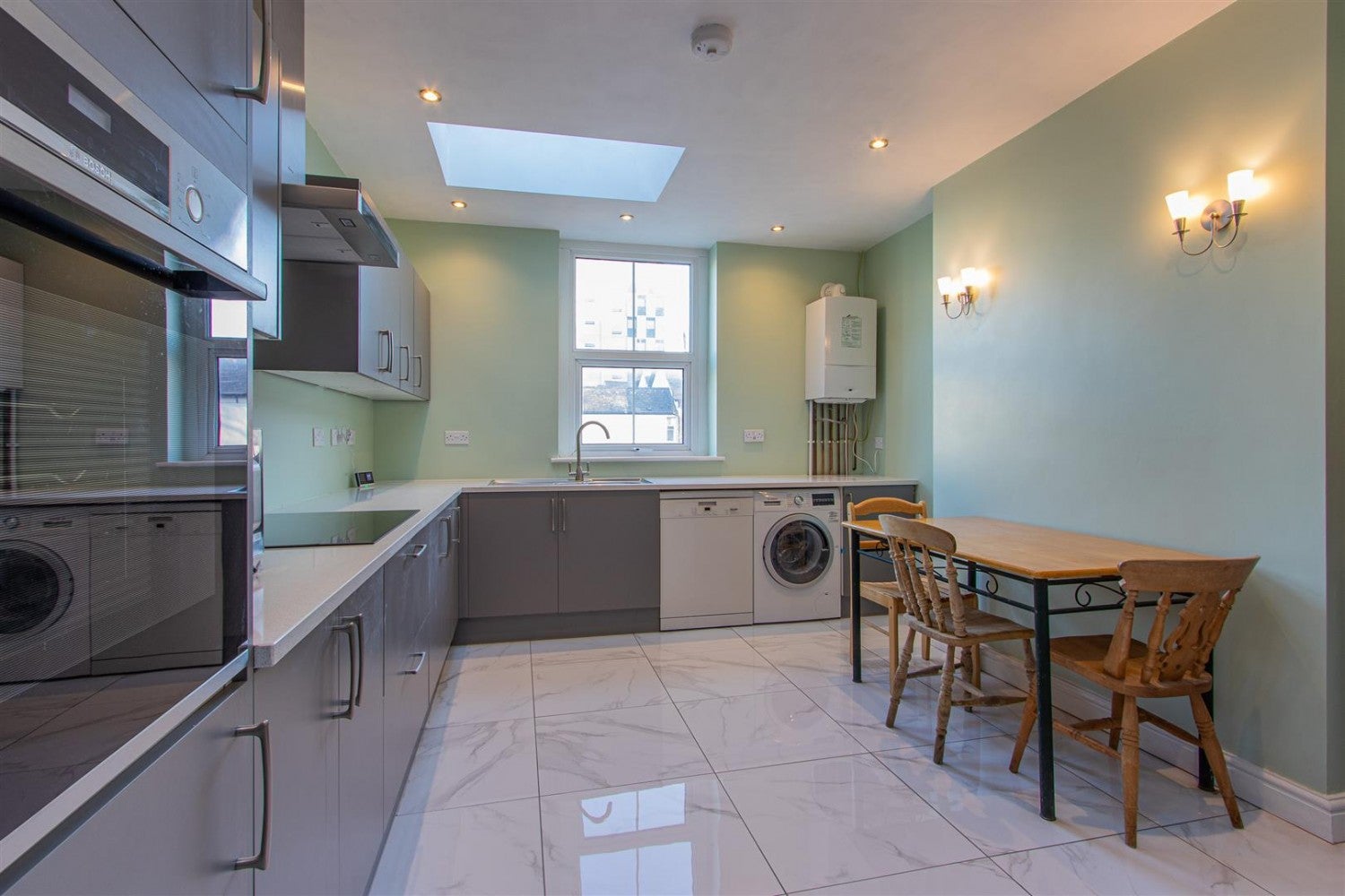 Flat East Grove in Cardiff
