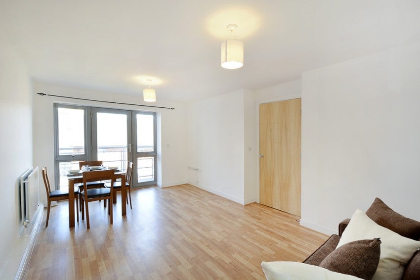 Flat Parkside Business Estate in Greater London