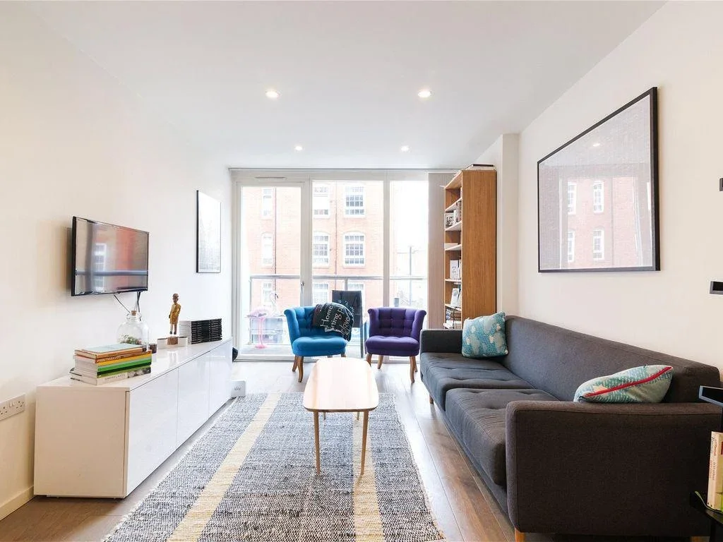 Flat Lever Street in Greater London