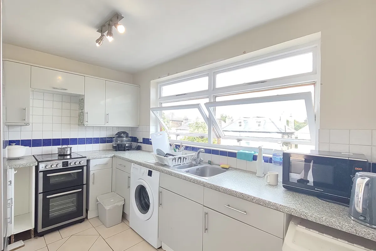 Flat Florence Road in Greater London