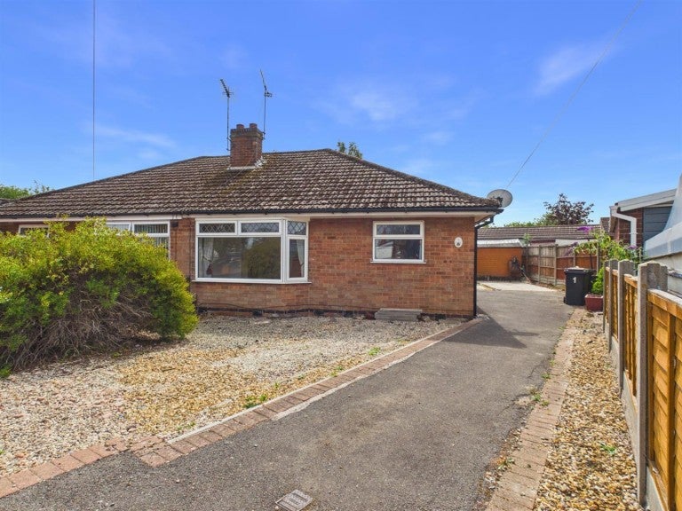 House Findon Close in Nuneaton and Bedworth