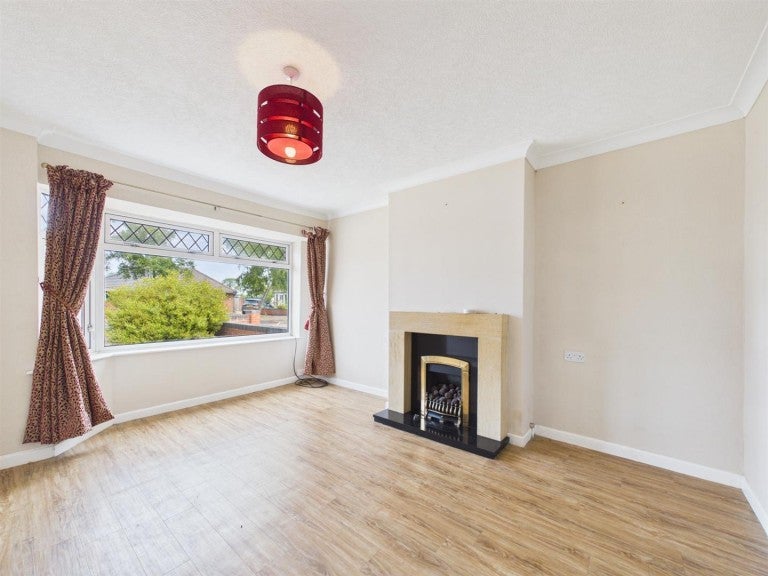 House Findon Close in Nuneaton and Bedworth
