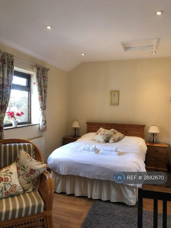 Flat Cadeby Lane in Hinckley and Bosworth