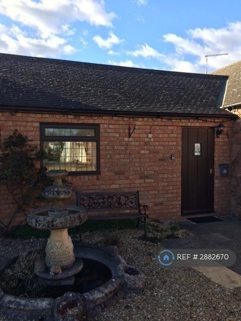 Flat Cadeby Lane in Hinckley and Bosworth