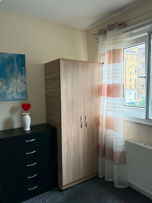Room Eversholt Street in Greater London
