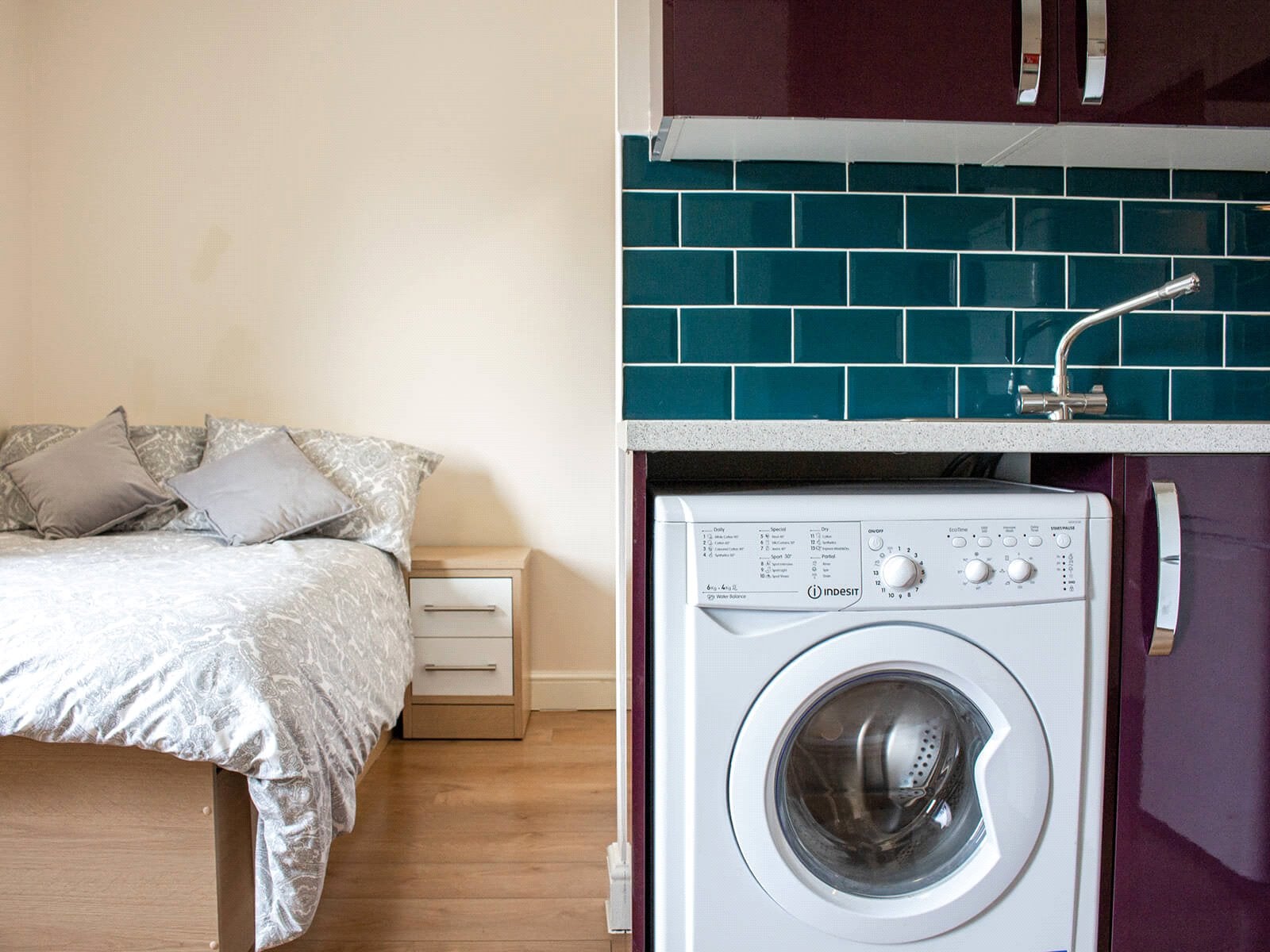 Flat Lofthouse Place in Leeds