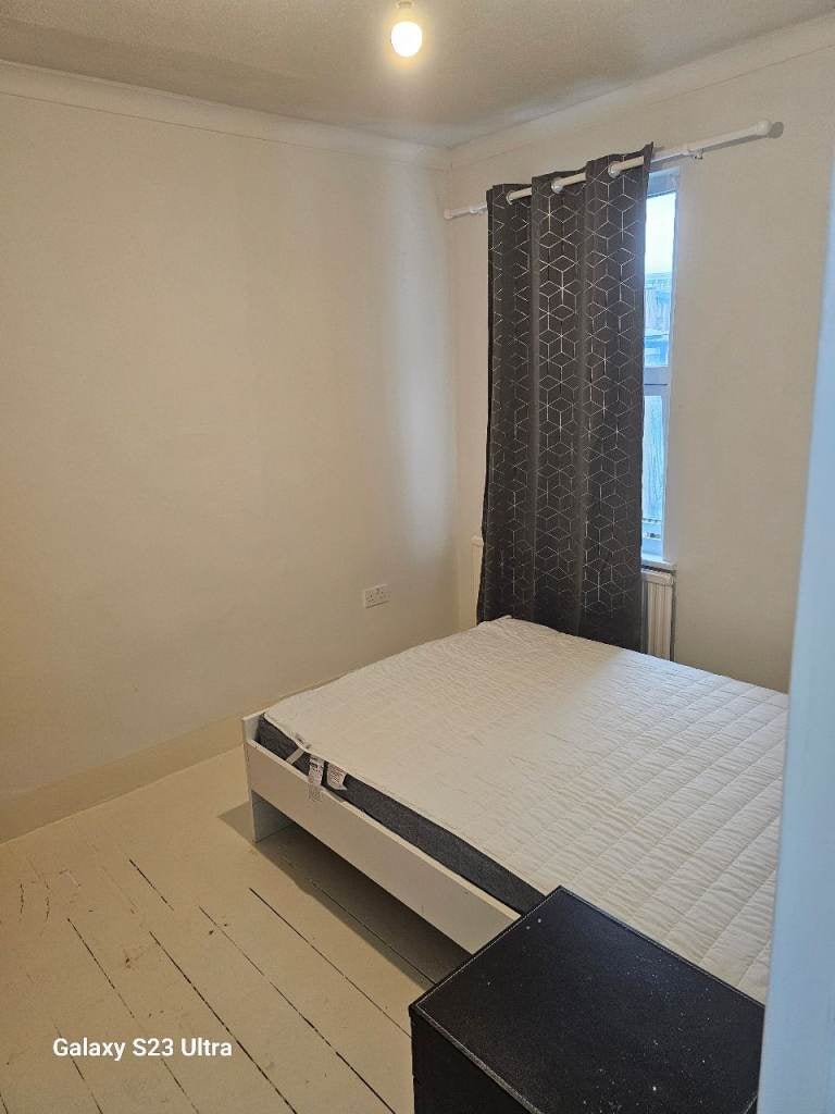 House Ingal Road in Greater London