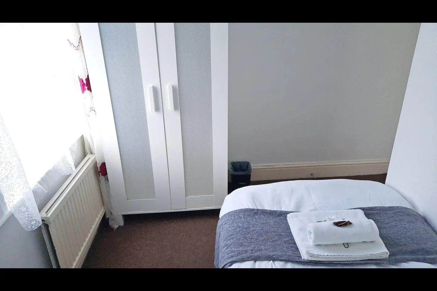 Room St. Erkenwald Road in Greater London