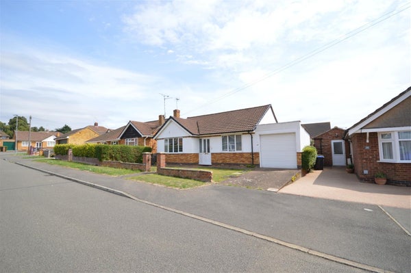 House Thornby Drive in Northampton