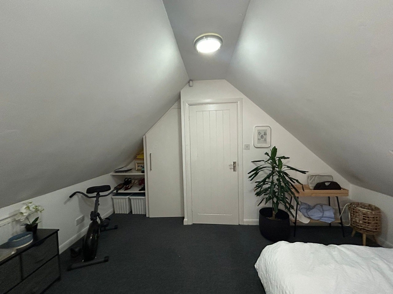 Room Crossway in Greater London