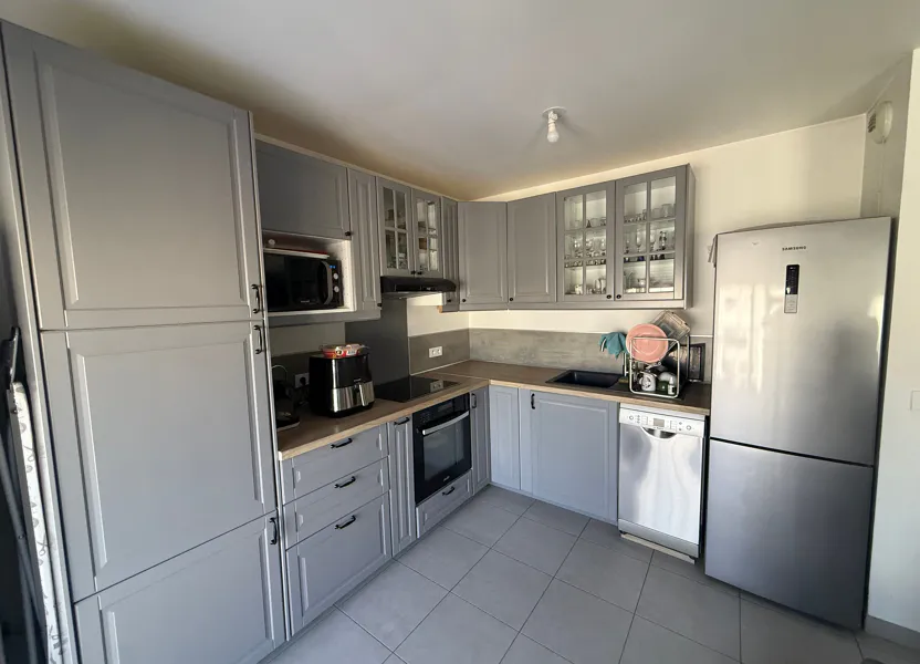 Flat Rue Hussenet in Rosny-sous-Bois