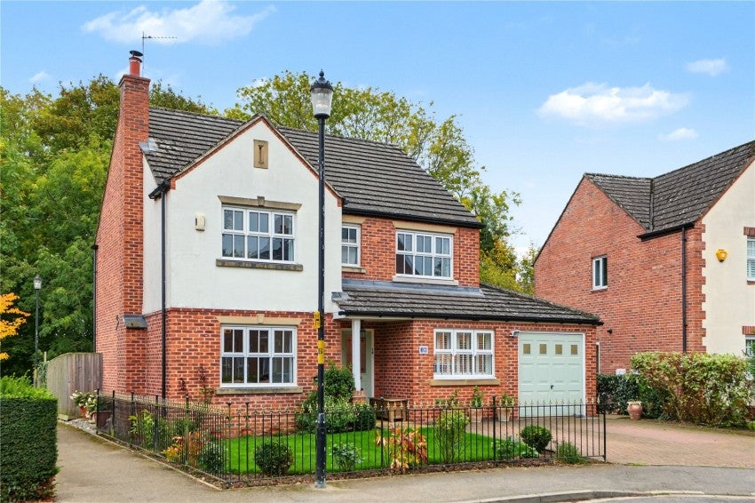 House Pinfold Green in Staveley