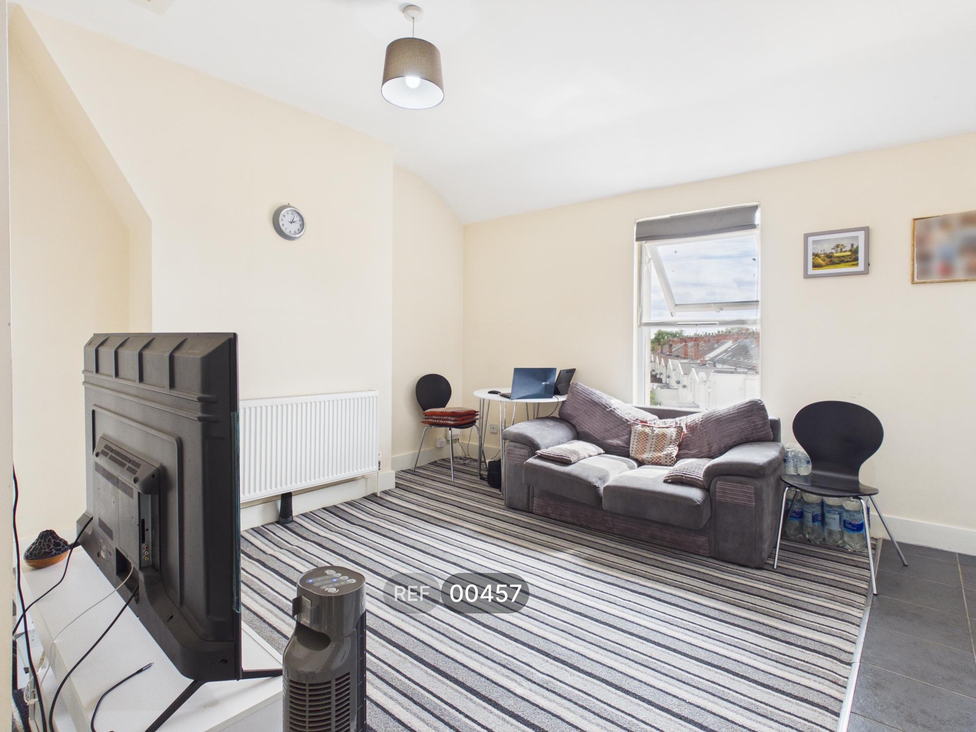 Flat Anlaby Road in Hull