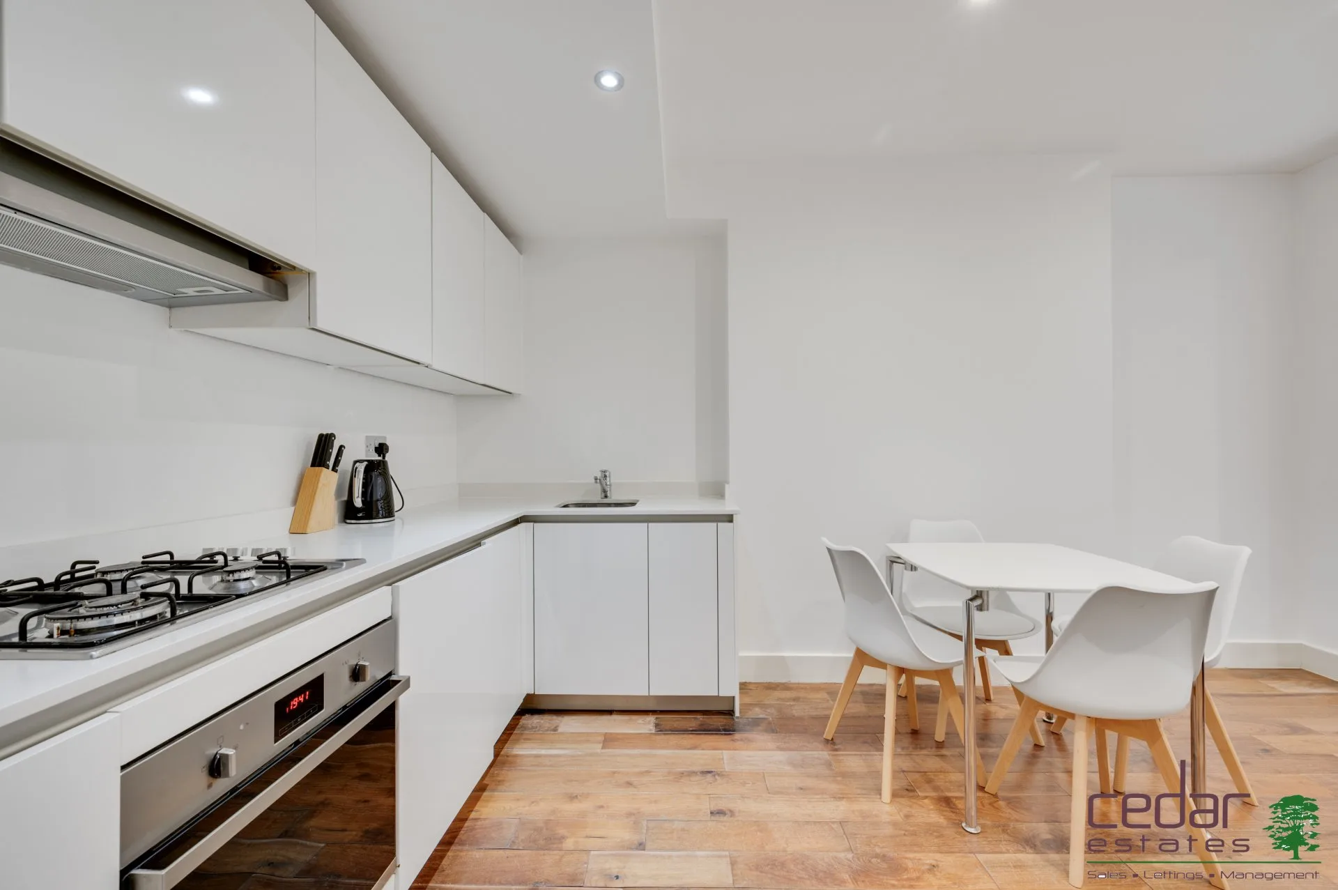 Flat Victoria Road in Greater London