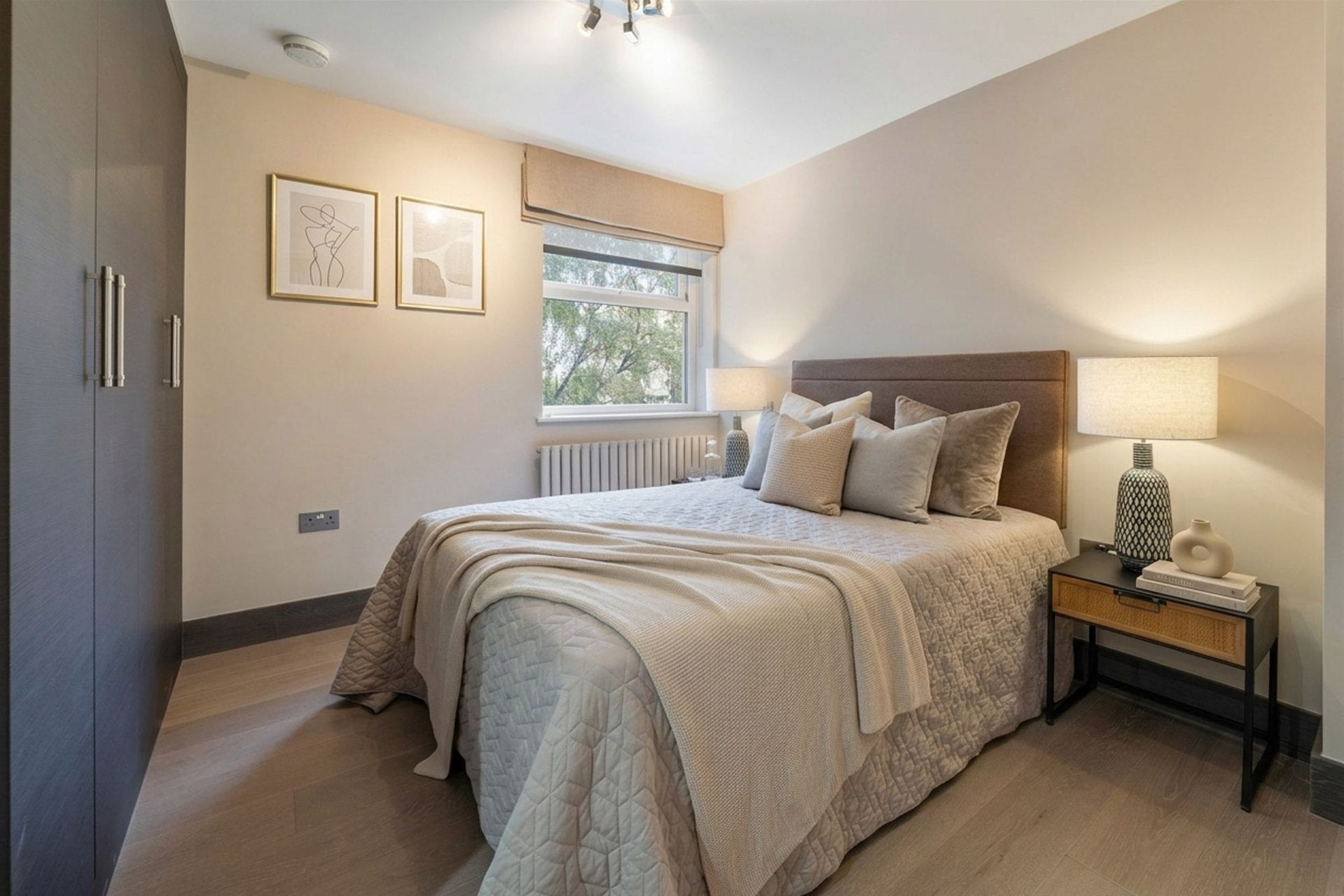 Flat Finchley Road in Greater London