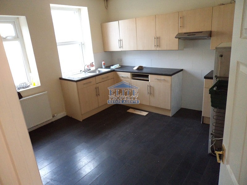 Flat Wyndham Street in Ogmore Vale