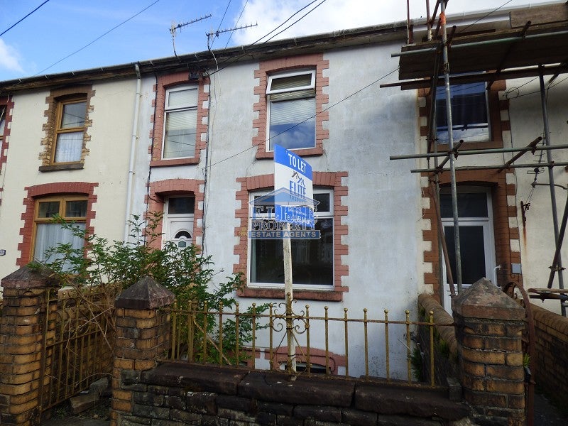 Flat Wyndham Street in Ogmore Vale