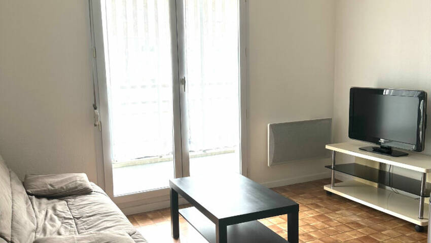 Room Rue Claude Bernard in Metz