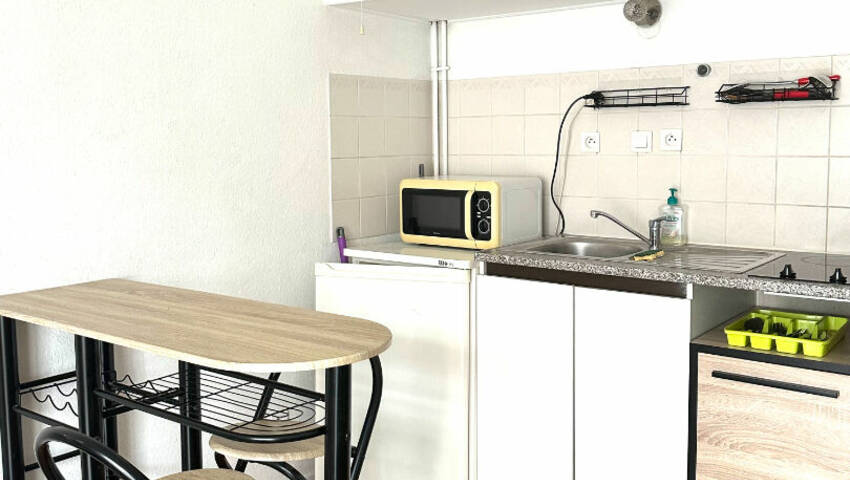 Room Rue Claude Bernard in Metz