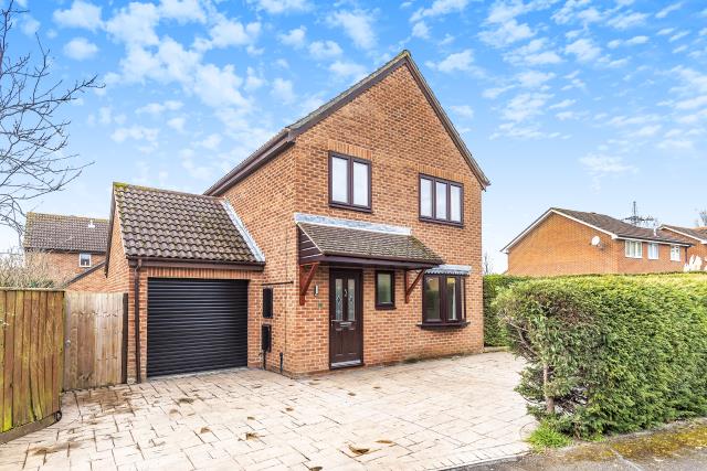 House Ashcroft Close in Cumnor
