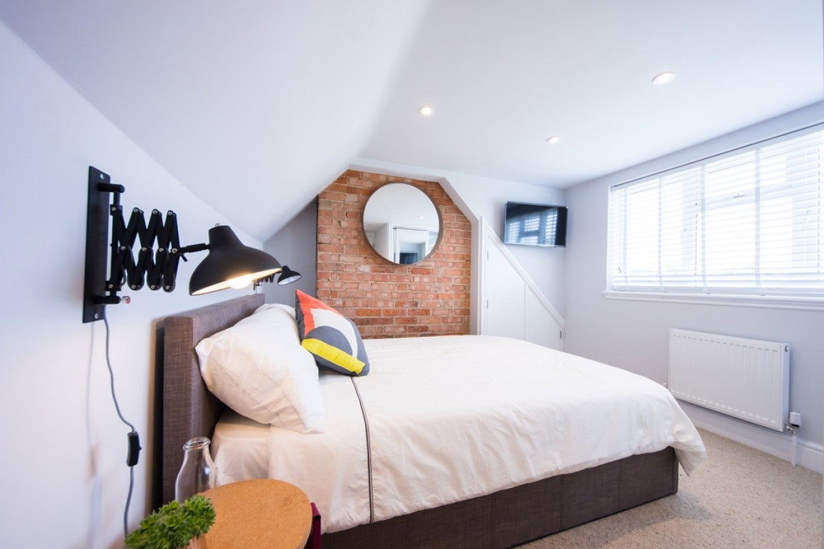 Room Holybrook Road in Reading