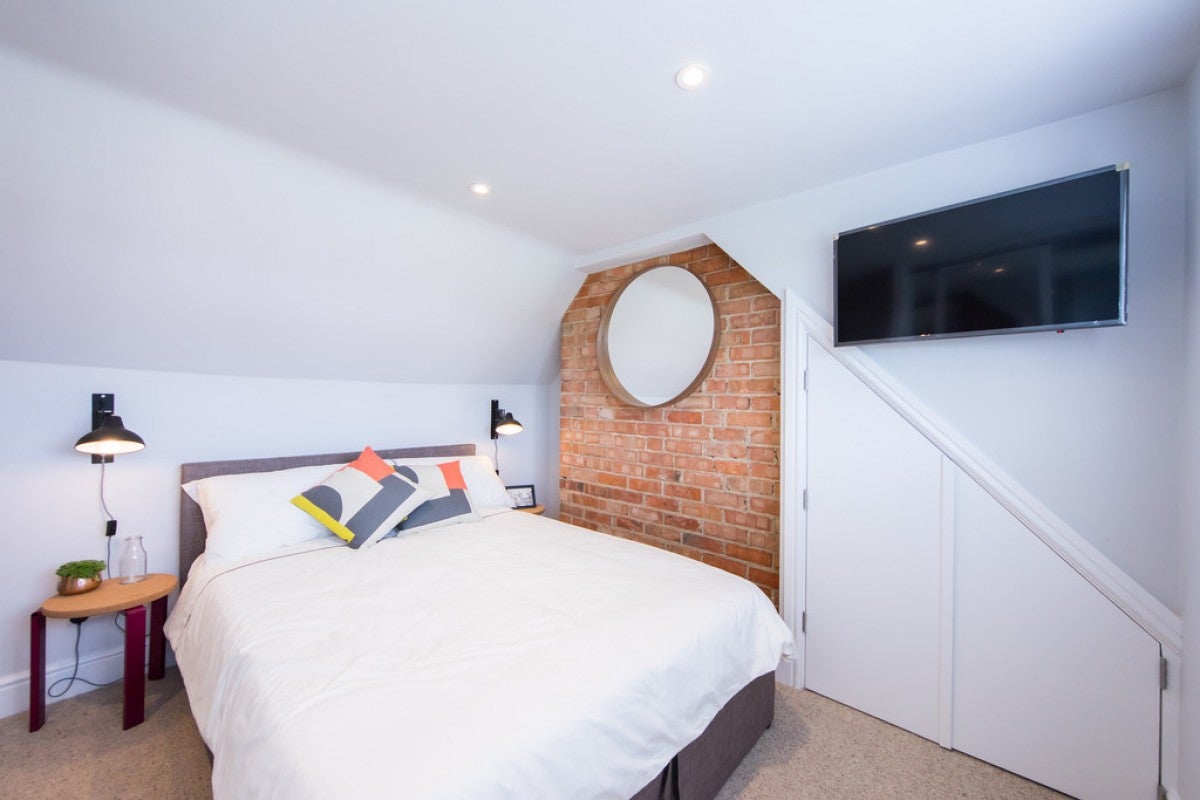 Room Holybrook Road in Reading