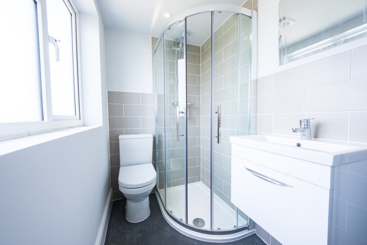 Room Holybrook Road in Reading