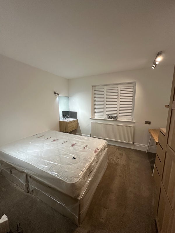 Room Chobham Road in Ascot