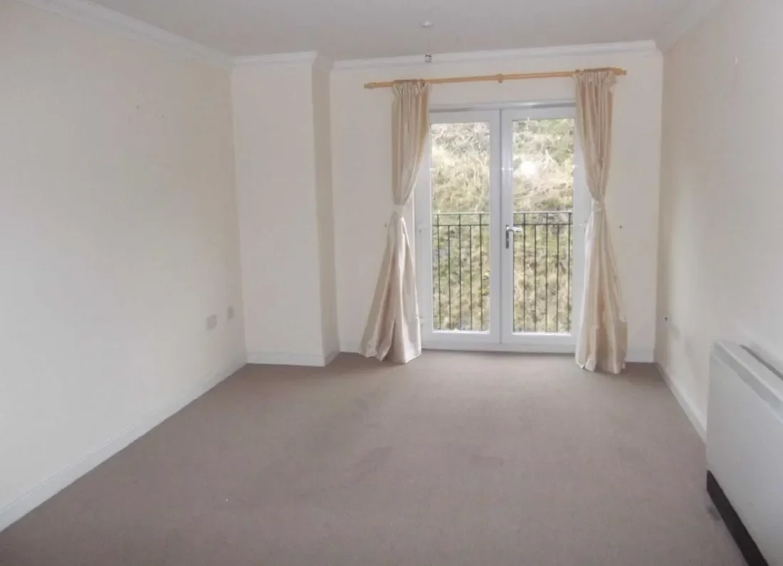 Flat Edith Mills Close in Neath