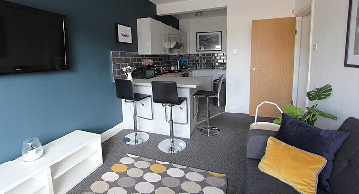 Room Dovedale Road in Liverpool