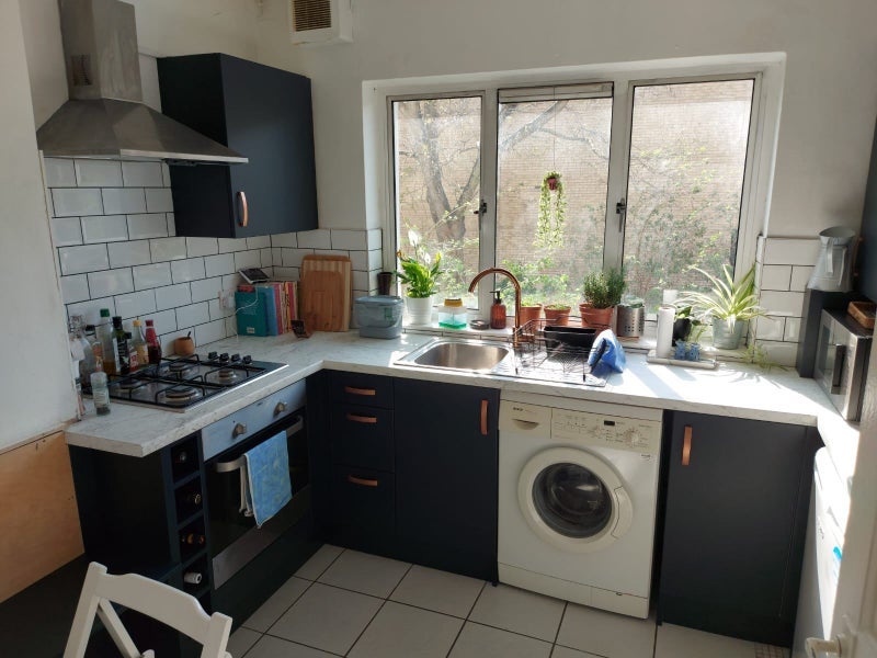 Flat Denmark Road in Greater London