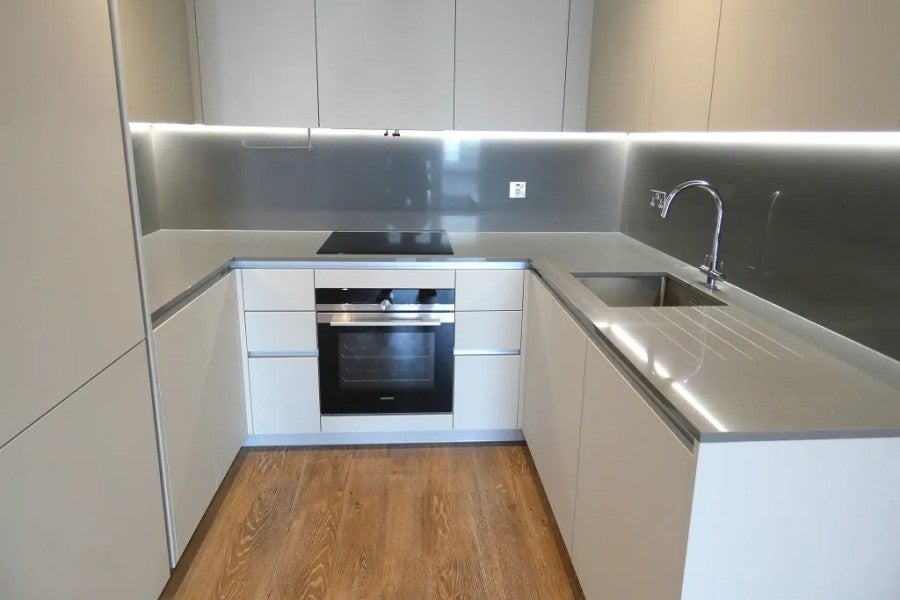 Flat Heathside Crescent in Woking