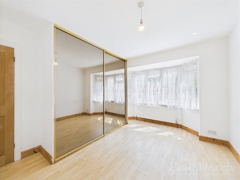 Room Croham Valley Road in Greater London