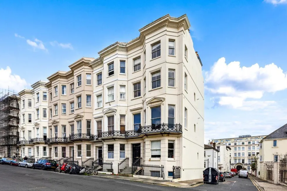 Flat Holland Road in Hove