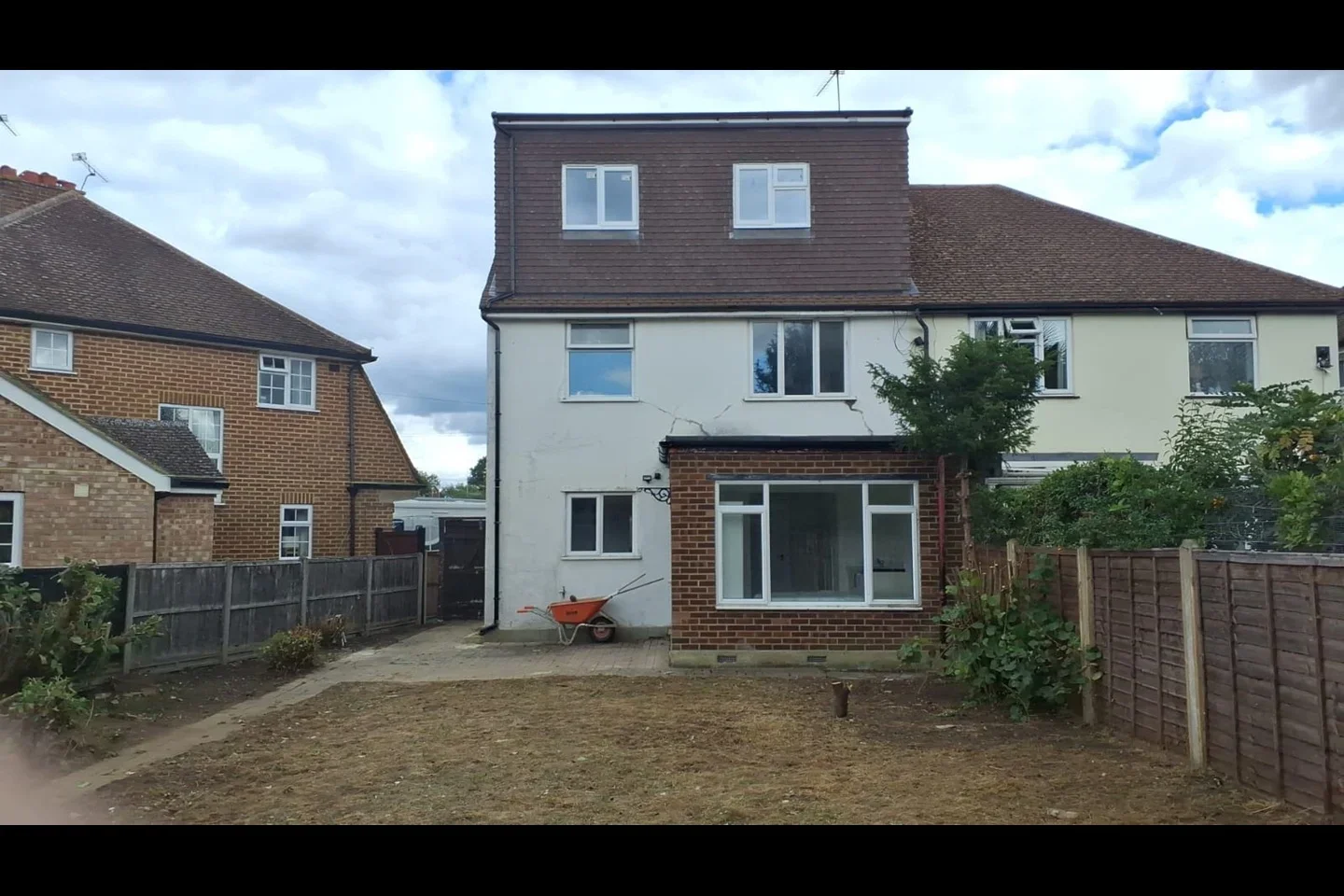 Flat Petersham Avenue in Woking