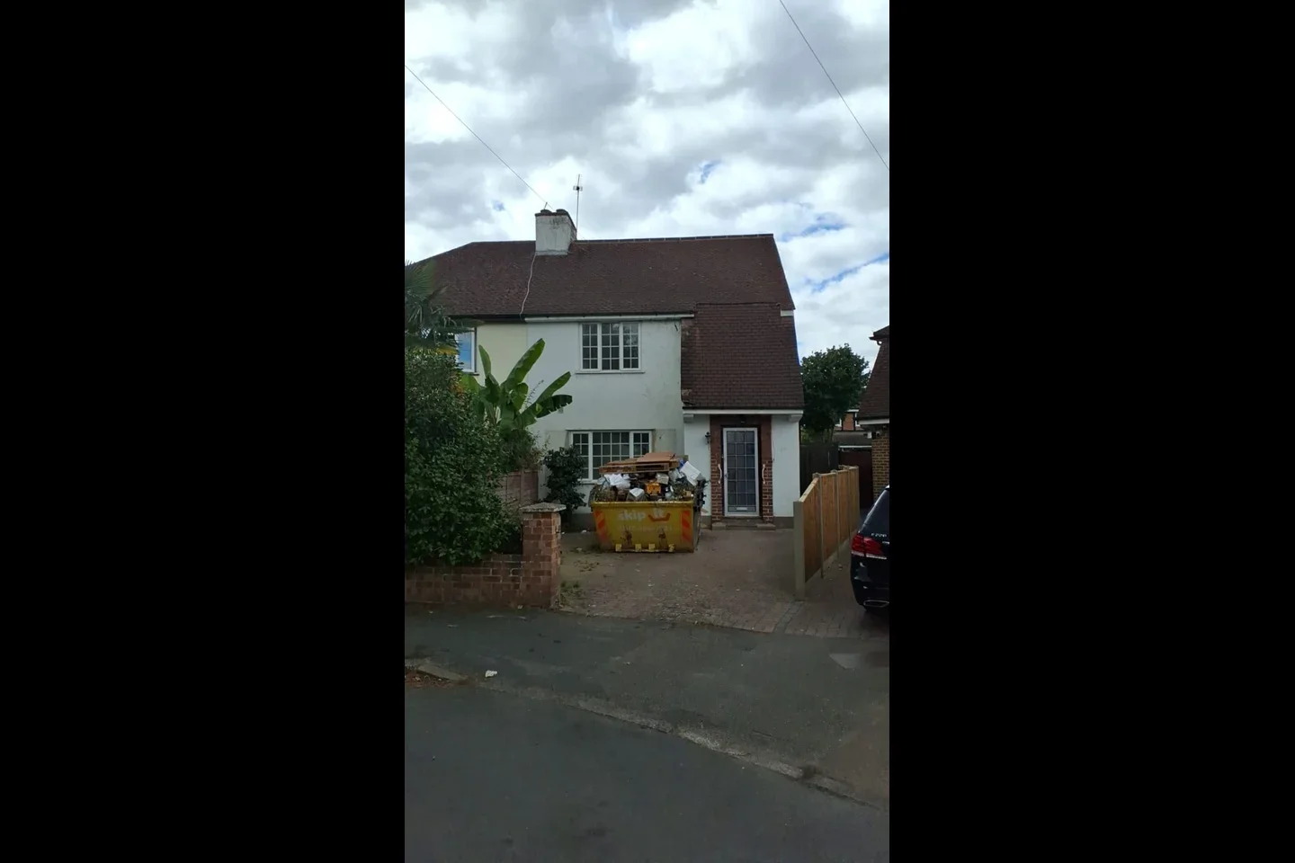 Flat Petersham Avenue in Woking