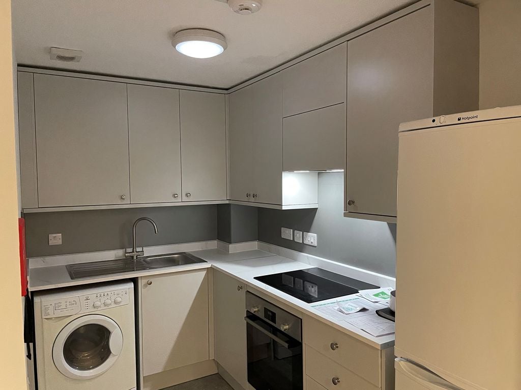 Flat Totteridge Avenue in High Wycombe