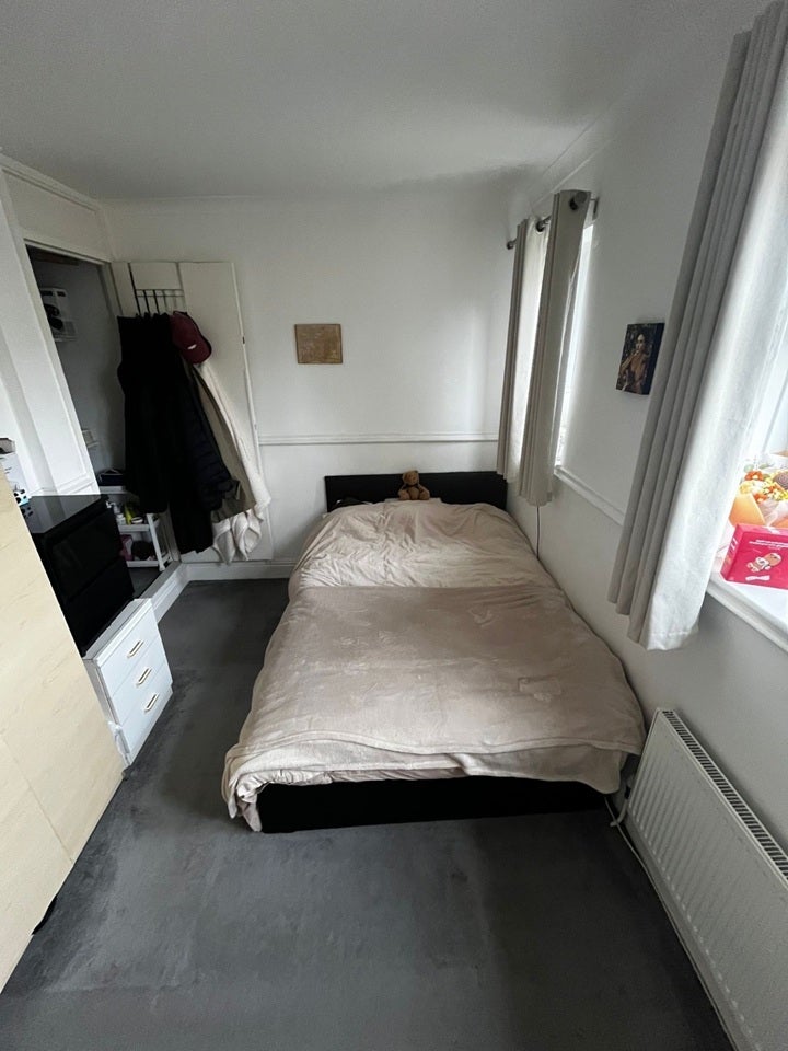 Room Ordnance Road in Greater London