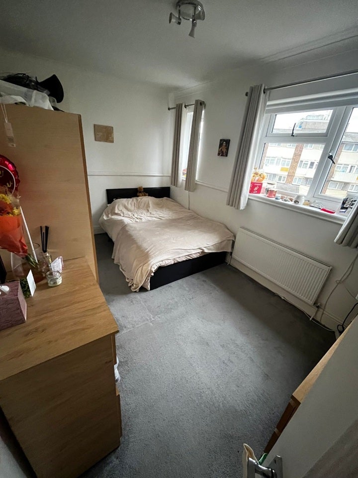 Room Ordnance Road in Greater London