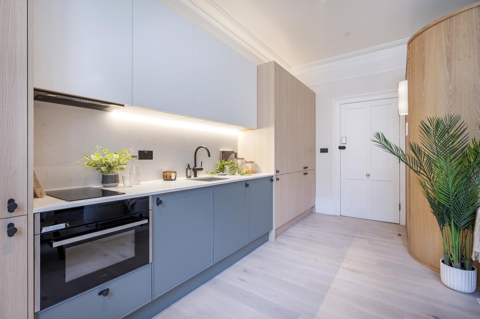 Flat Kensington Gardens Square in City of Westminster