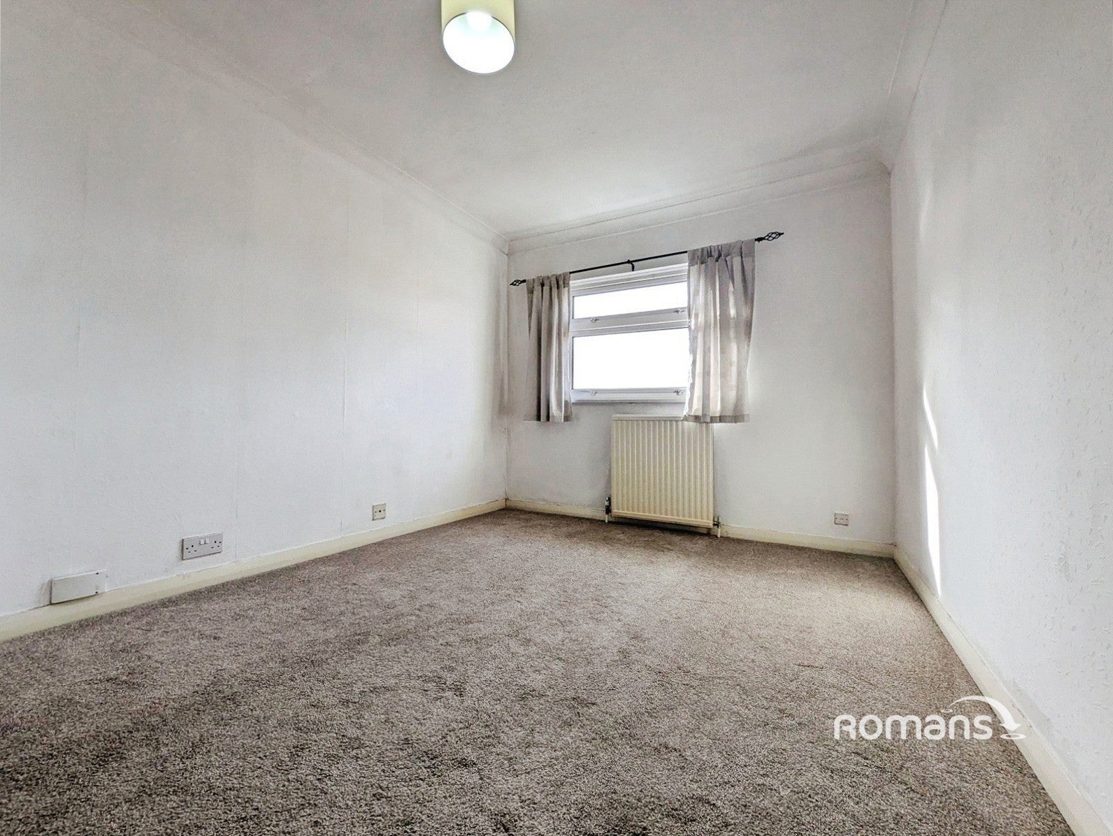 House Shelgate Walk in Woodley