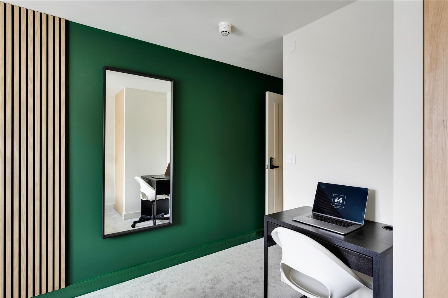 Room Grantham Road in Bristol
