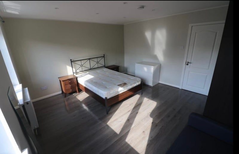 Room Maryland Road in Greater London